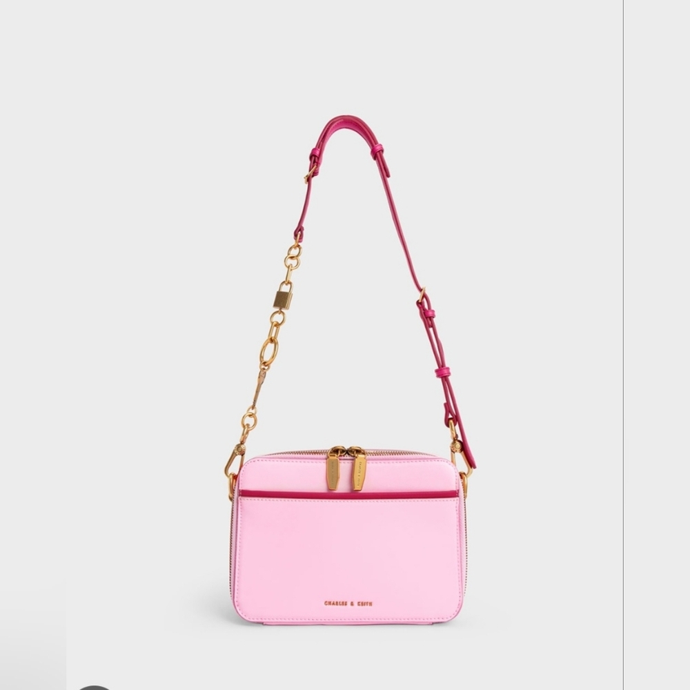 Charles & Keith Two-Tone Pink Lock & Key Chain Handle Bag/Purse - Picture 7 of 7